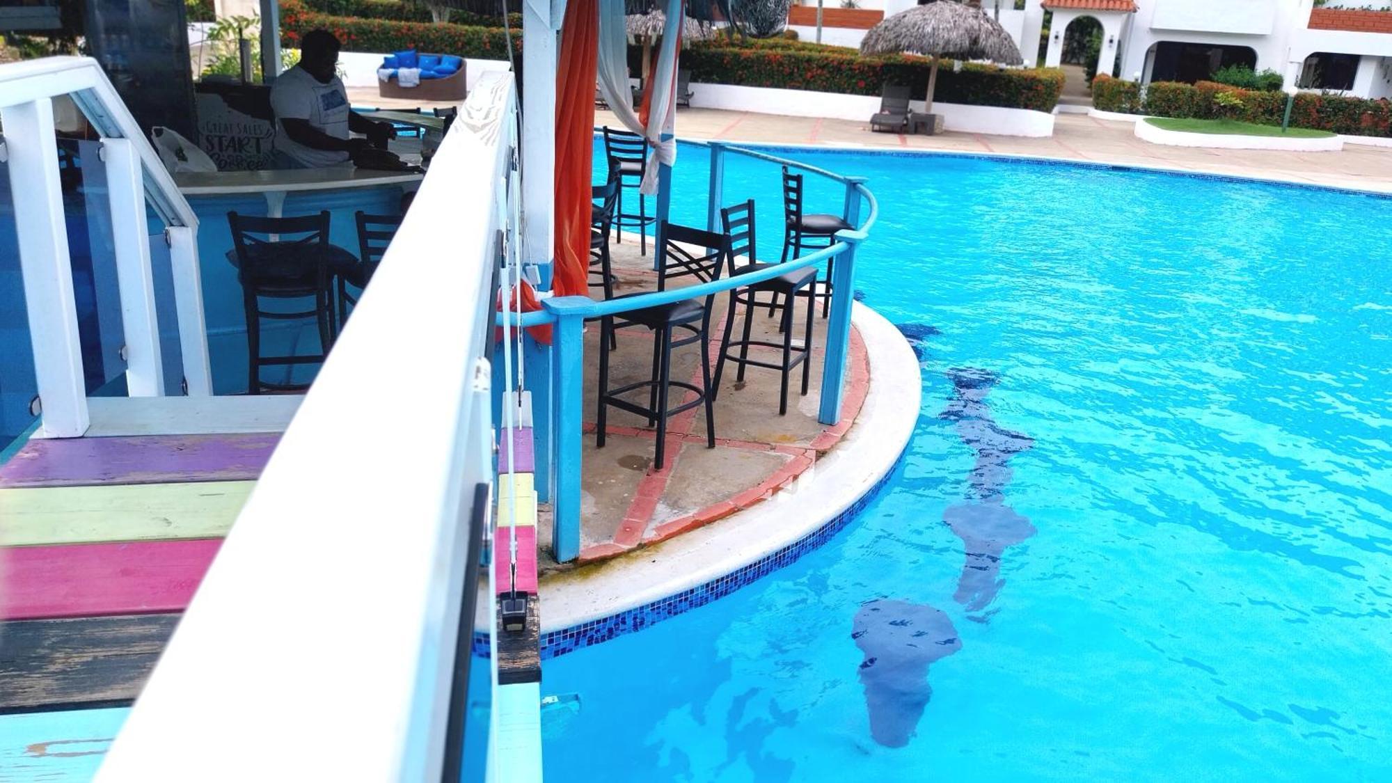 The Biggest Swimming Pool In Sosua, Frente A La Piscina Mas Grande En Sosua Sosúa Exterior foto